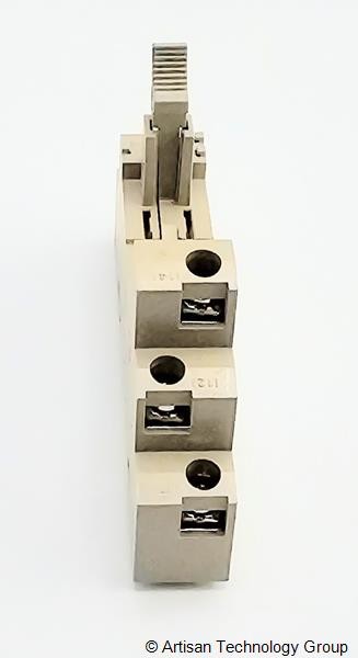 OMRON P2RF-05-E Front-Mounting Square Socket