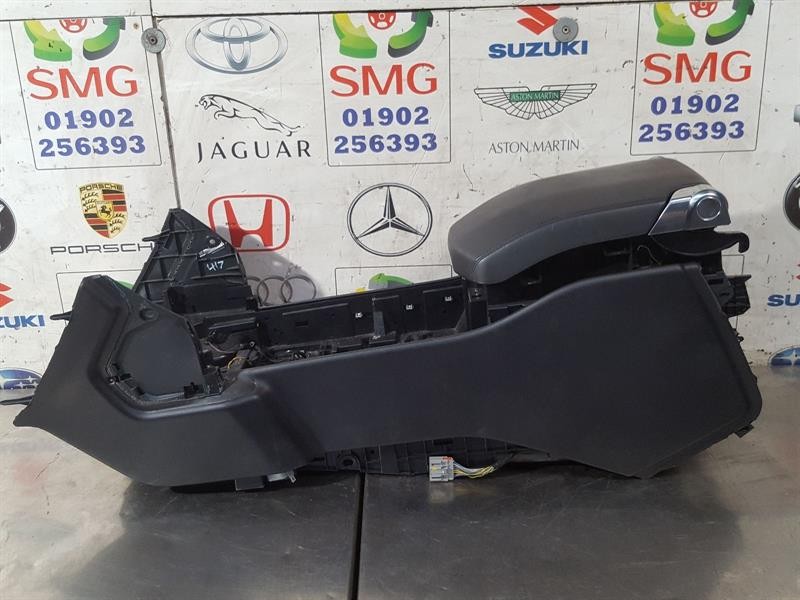 RANGE ROVER VOGUE L405 SE SDV8 RHD CENTRE CONSOLE + ARM REST