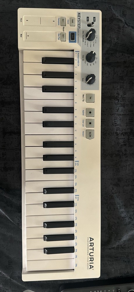 Arturia KeyStep 32-Key MIDI/USB/CV Keyboard Controller w/ Sequencer