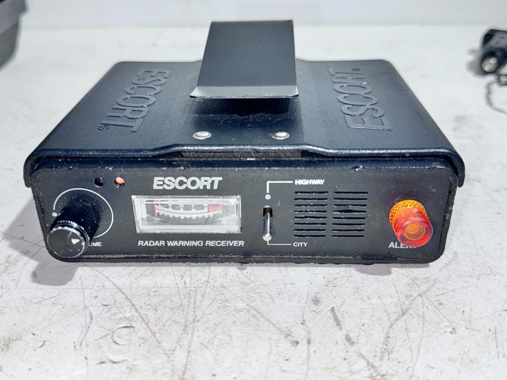 Vintage Escort Cincinnati Microwave Radar Warning Receiver w/ Case