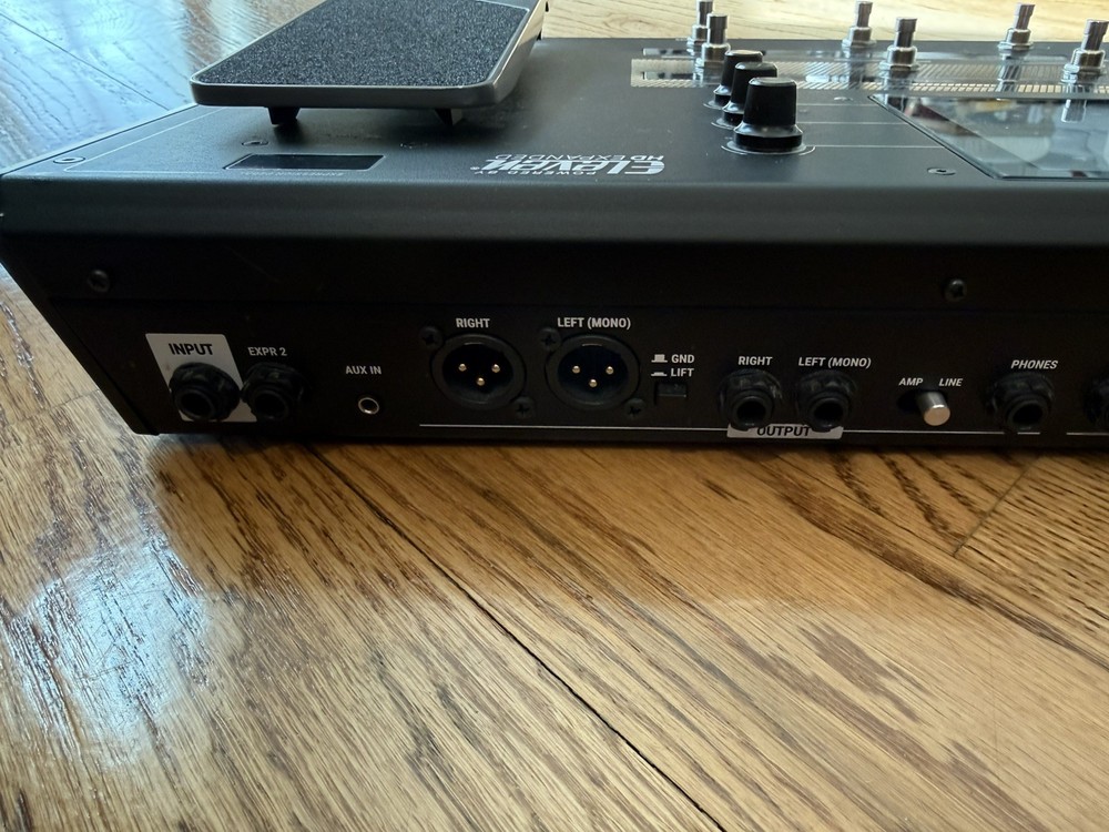 Head Rush Pedalboard Guitar Amp and FX Modeling Processor Used