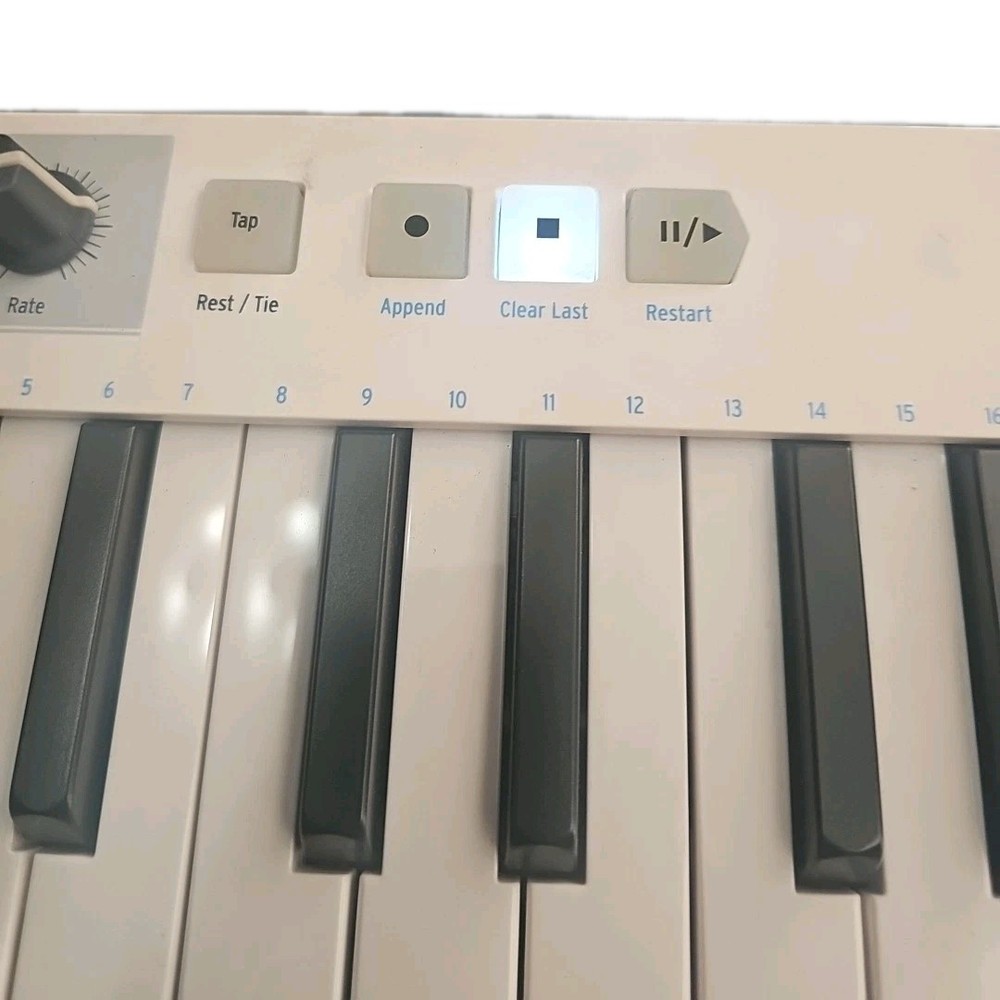 Arturia KeyStep 32-Key MIDI Controller with Damage box No Power Supply.