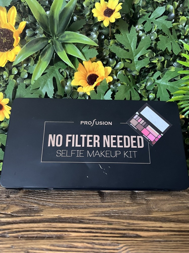 Profusion No Filter Needed Selfie Makeup Kit ~ Black Case ~ New