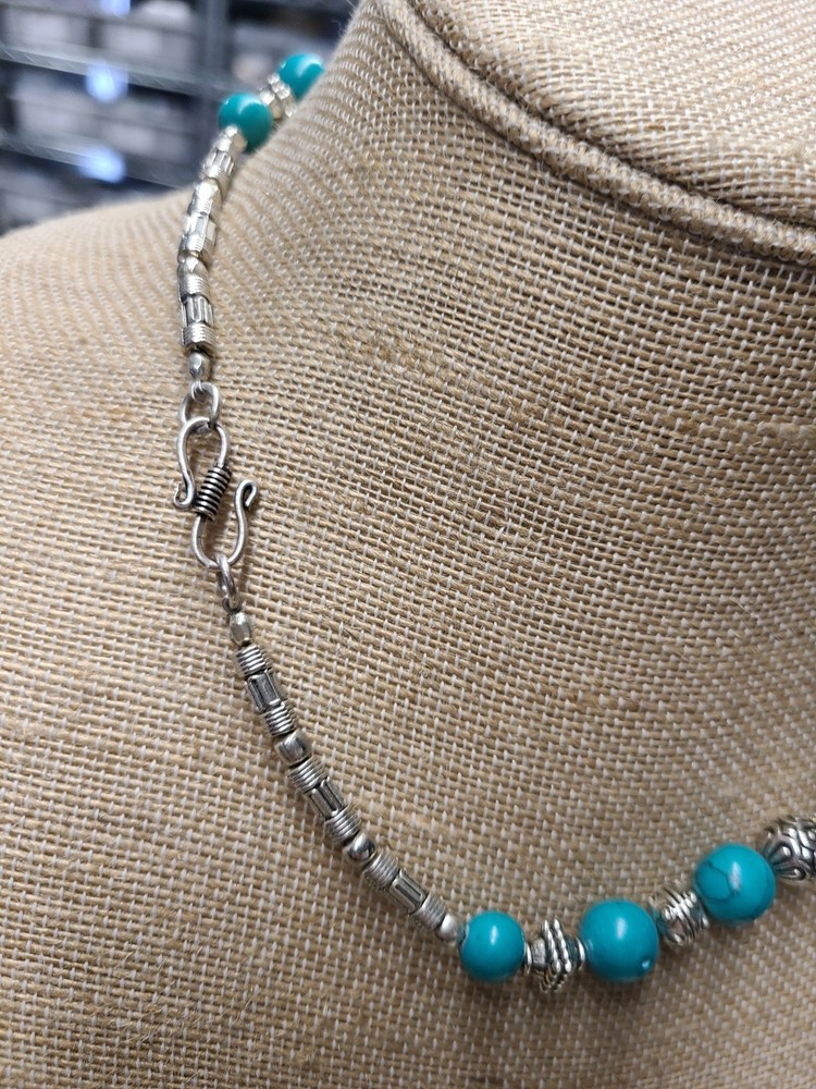 Showy Unmarked Turquoise Necklace