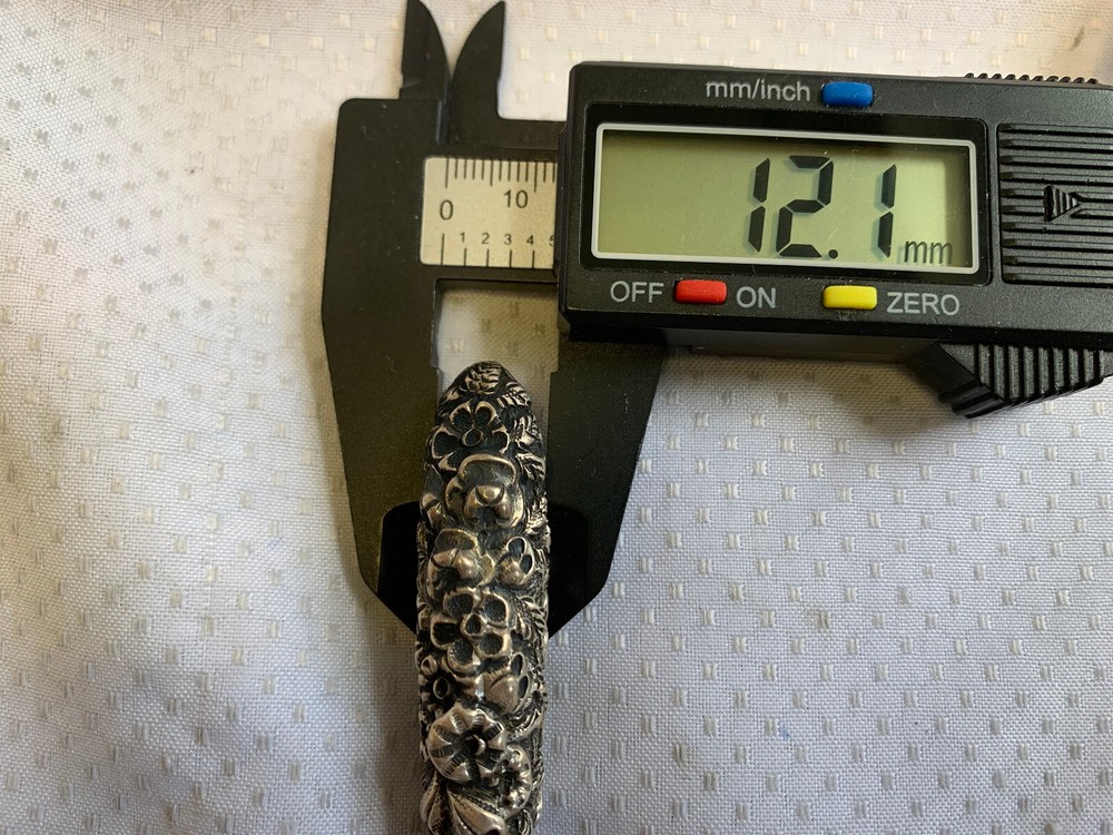 Antique Sterling Silver Handled Button Hook Lace Puller Floral Repousse Design