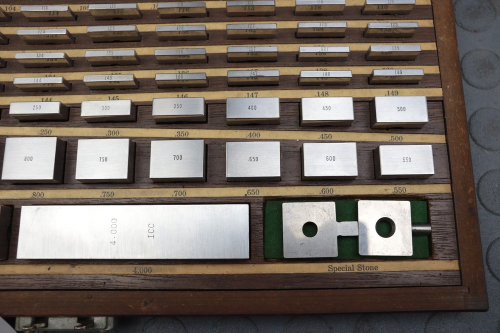 STARRETT WEBBER GAGE BLOCK SET VERY NICE SET LOC7608