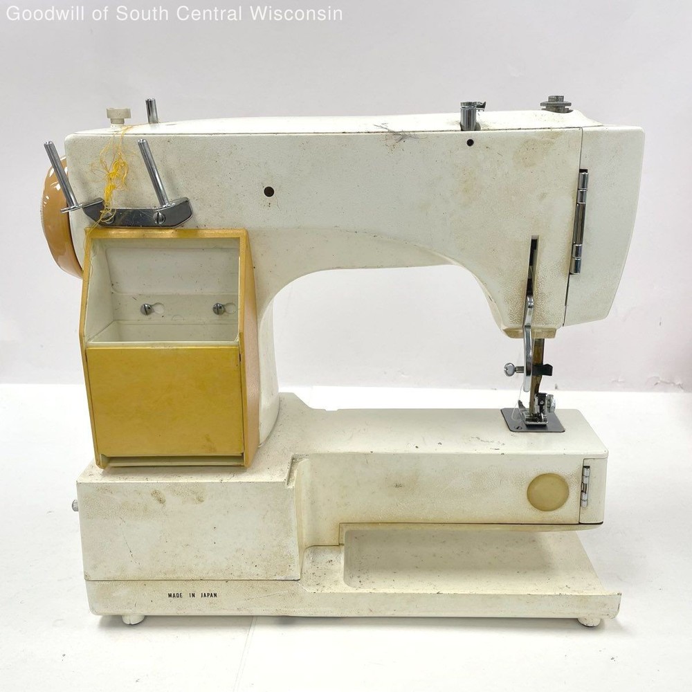 Dressmaker Sewing Machine 2200F ALLYN