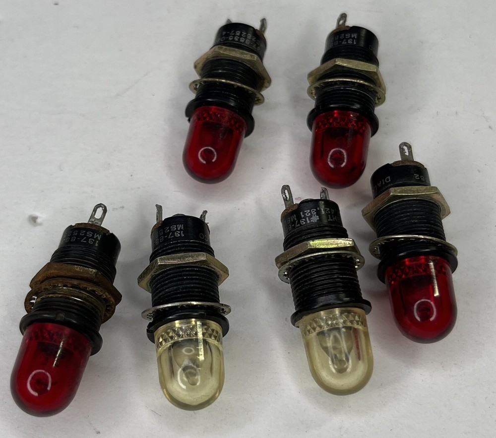 Dialco Indicator Lights Panel Red White MS25257-4 & -6 Lot Untested