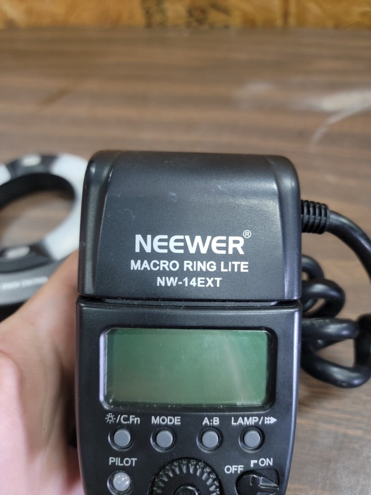 Neewer NW-14EXT Macro RingLite Flash for Canon SLR's