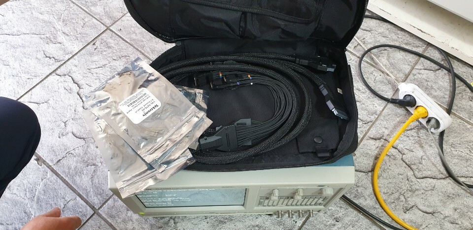 Tektronix TLA5203 102 Channel Logic Analyzer[#A07]