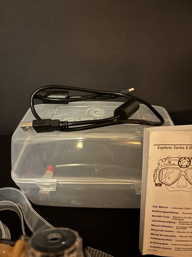 Liquid Image Explorer Series 8.0 MP Underwater Digital Camera Mask