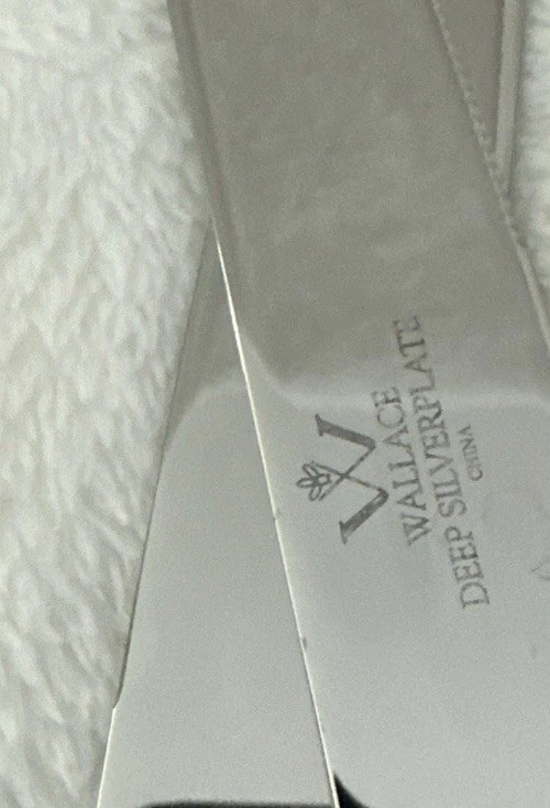 2 WALLACE Wickham Deep Silverplate Dinner Knife Flatware Fan Bead 9.5”