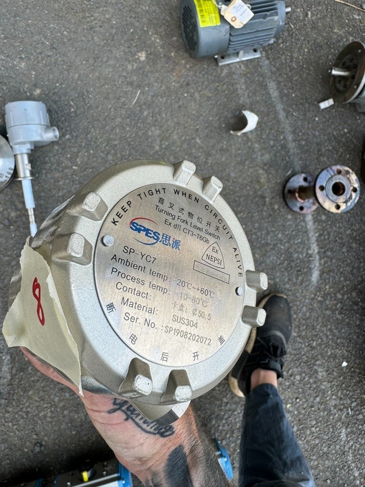Tuning Fork Level Switch with Tri-clamp fitting