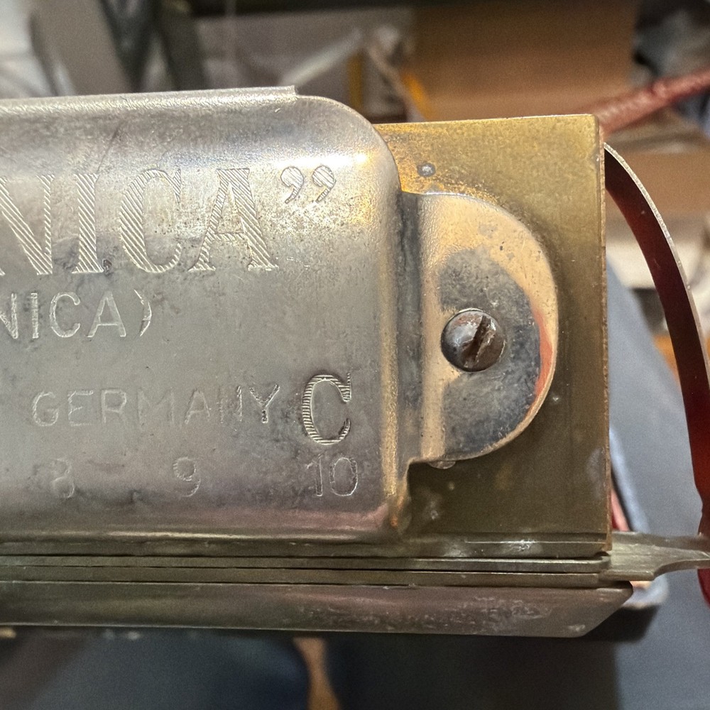 the chromonica Chromatic Harmonica c with case Germany