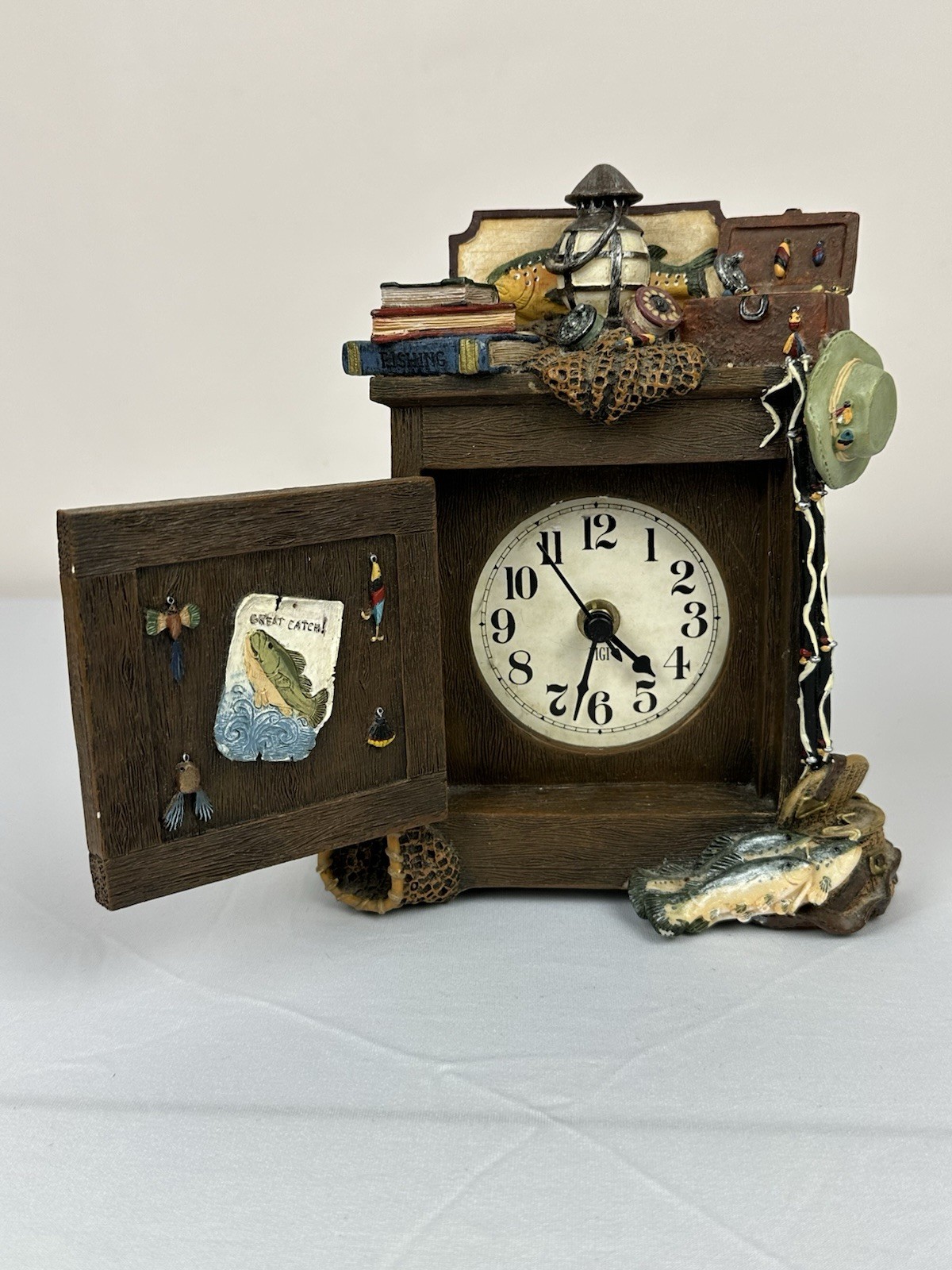 Gone Fishing Clock Figi 1999 Clock Works Rustic Cabin Fish Lantern