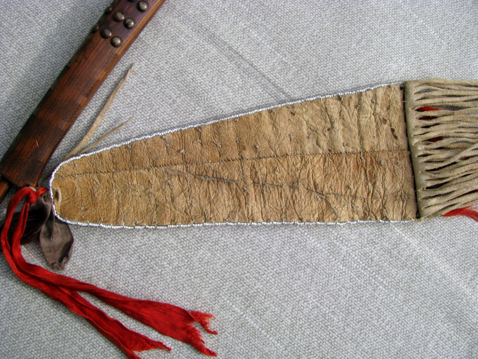 FINE ANTIQUE PLAINS INDIAN PIPE TOMAHAWK 100 TACKS/FILE BURNS 5 COLOR BEAD DROP