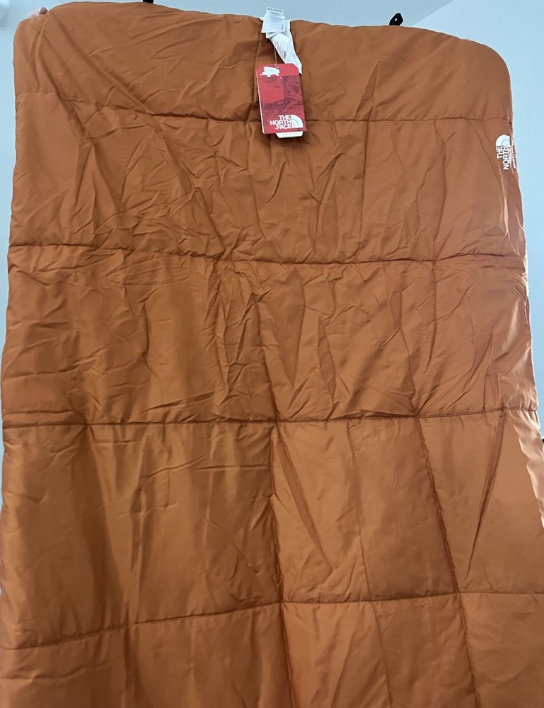 NWT! The North Face Wasatch 45 Sleeping Bag REG/RH Rectangular w/ Stuff Sack