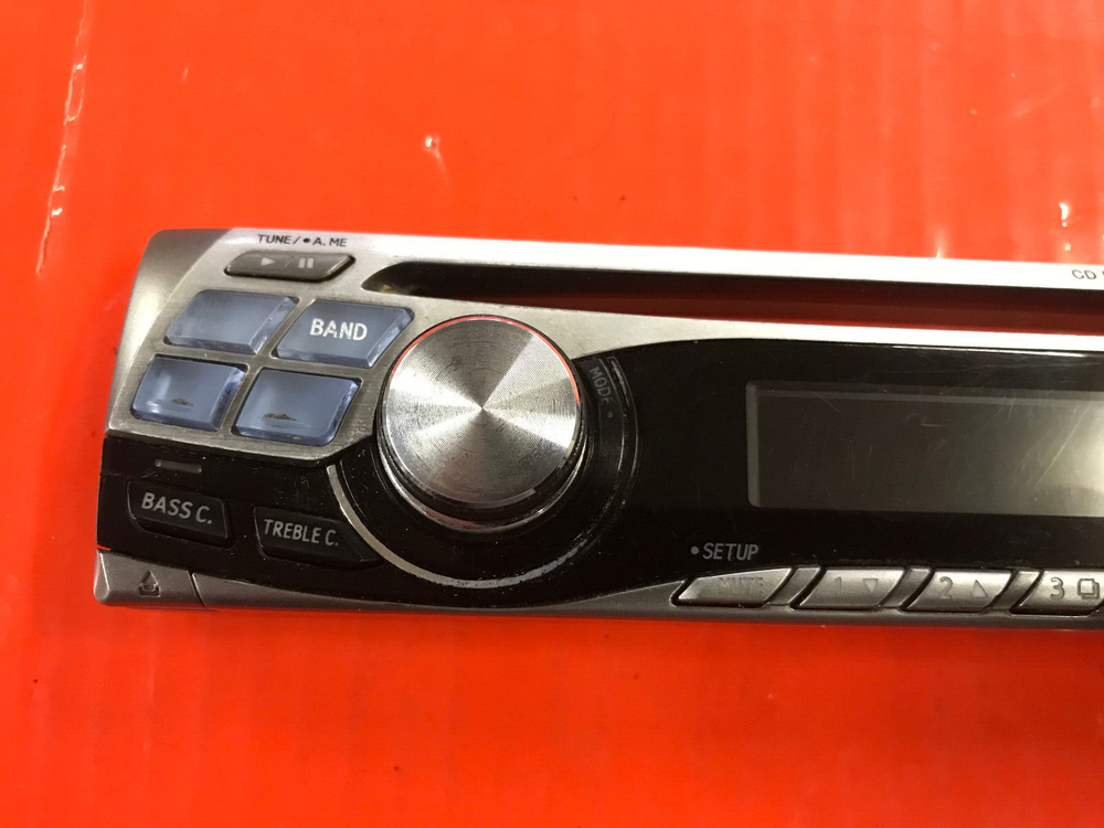 Alpine CDE-9843 Detachable Faceplate