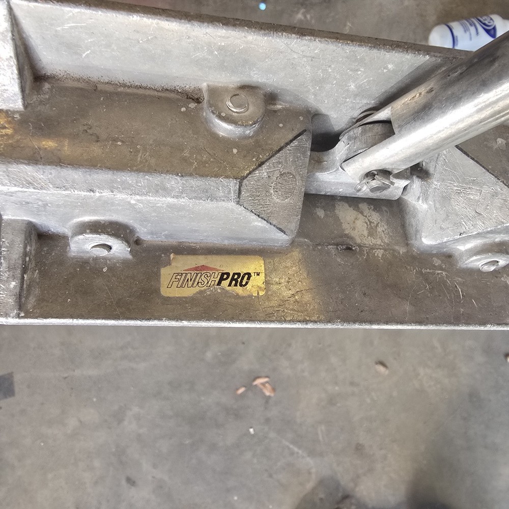 FinishPro Inside Corner Tape Roller