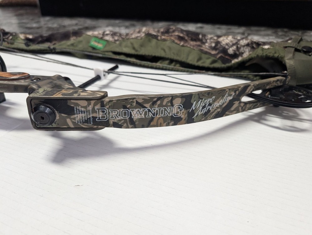 Browning Micro Adrenaline Compound Bow Right Hand 25 Draw 50lb Camo Sight