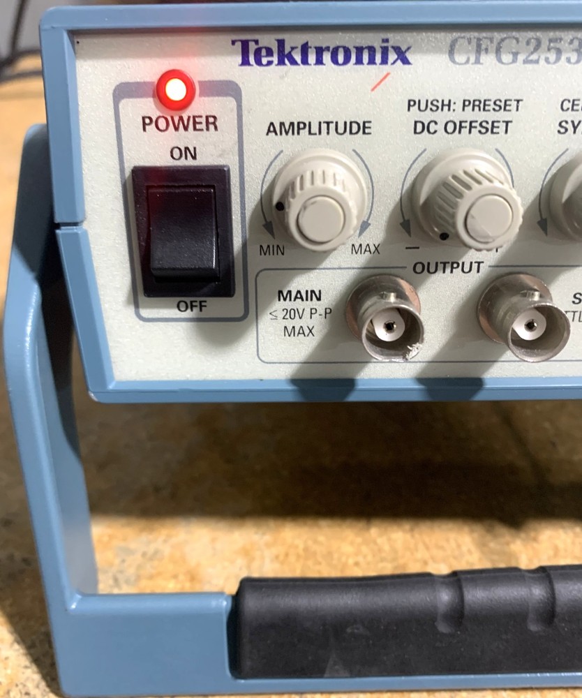 Tektronix CFG253 3MHZ Function Generator Tested