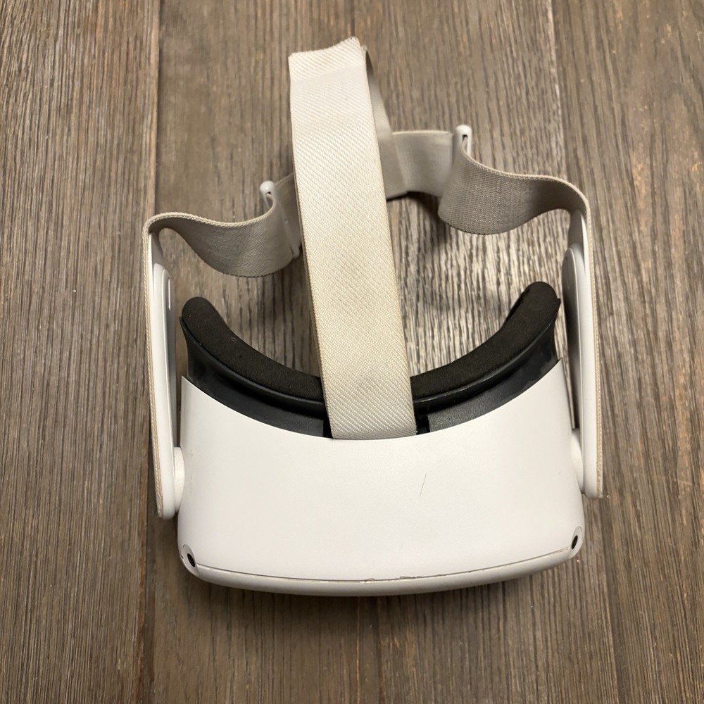 Meta / Oculus Quest 2 256gb with controllers - Fully Functional Needs Face Pad