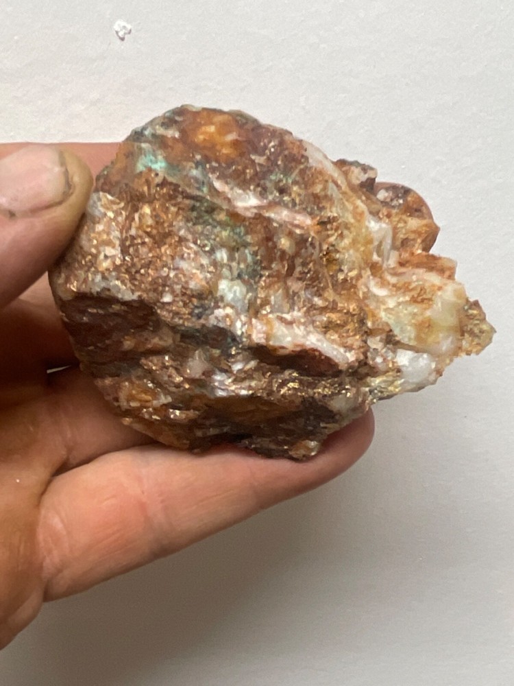 Electrum Gold ore quartz with malekite staining