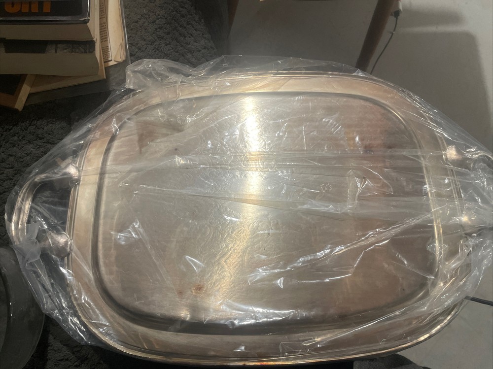 LB Vintage Floral Pattern silver platter (plated)