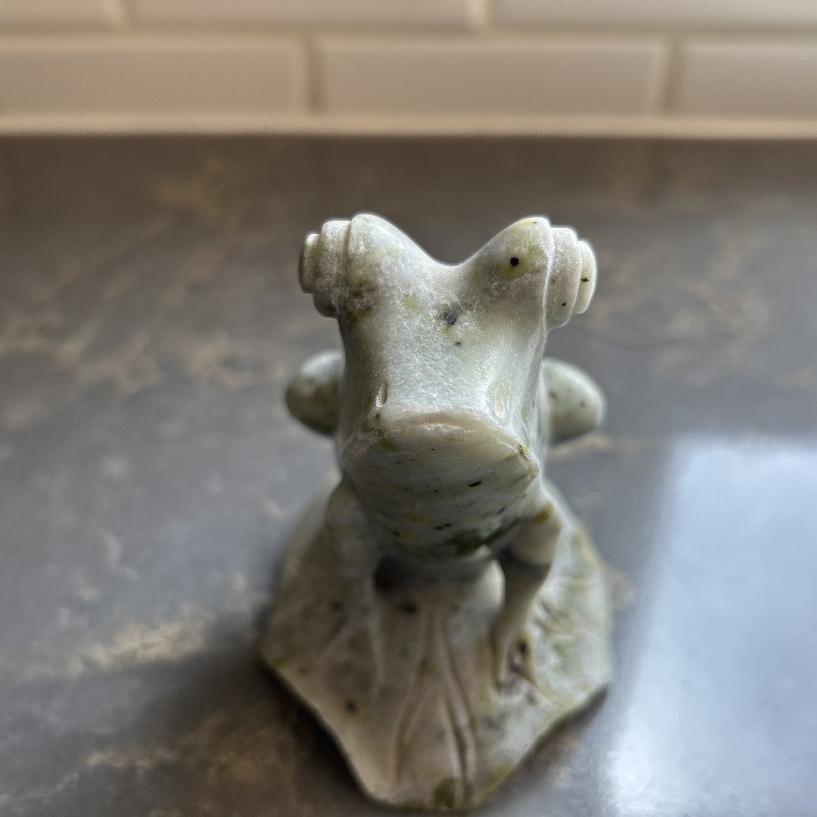 Chinese Hand Carved Nephrite Jade Frog Sculpture Figurine Mid Century 1960s Vtg