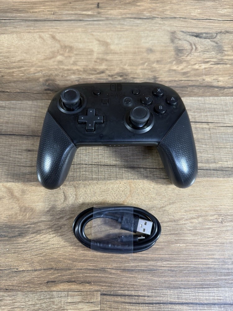 Nintendo Switch Pro Controller HAC-013 Black - W/ Charger