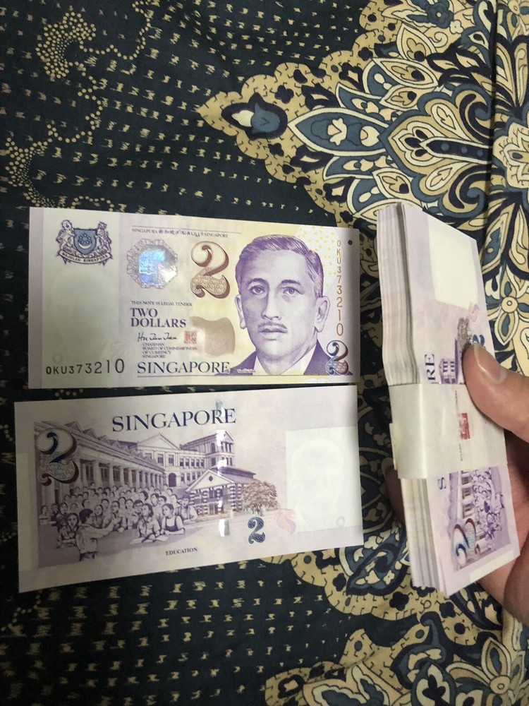 1pc  1999 Singapore 2dollars From  Bundle Banknote. P38