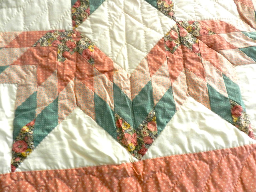 NOS Arch Quilt, Twin, Never Used