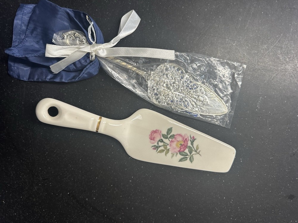 Cake Or Pie Servers Set of 2