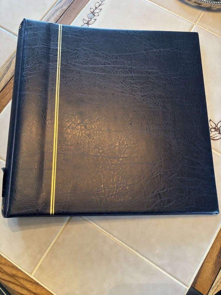 SCHAUBEK STAMP BINDER WITH 2022 US SUPPLEMENT