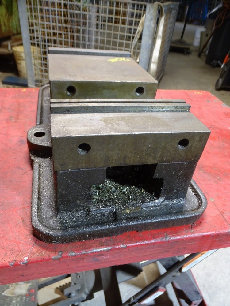 Kurt Anglock 6" Machinist Vise , D60