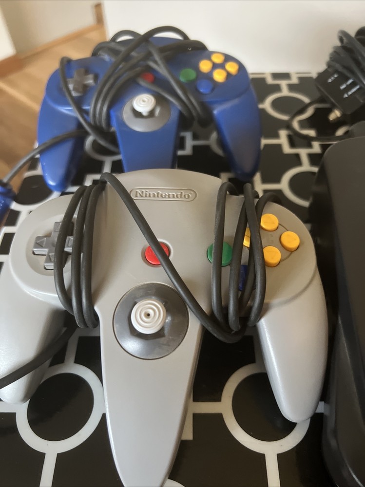 Nintendo 64 Console Bundle Two Controllers Power A/V Cable