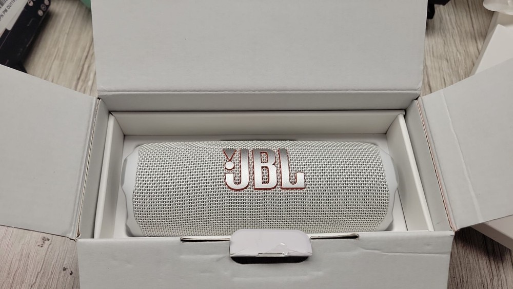 JBL FLIP 7 Portable Waterproof Wireless Bluetooth Speaker
