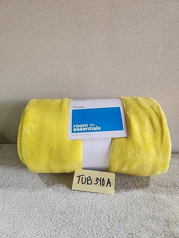Room Essentials 50 X 60 Yellow Throw