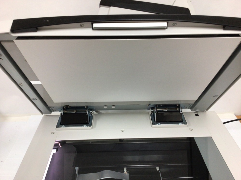 FI-6770 *B GRADE* *READ* FLATBED AND DOCUMENT FEEDER 11X17 SCANNER