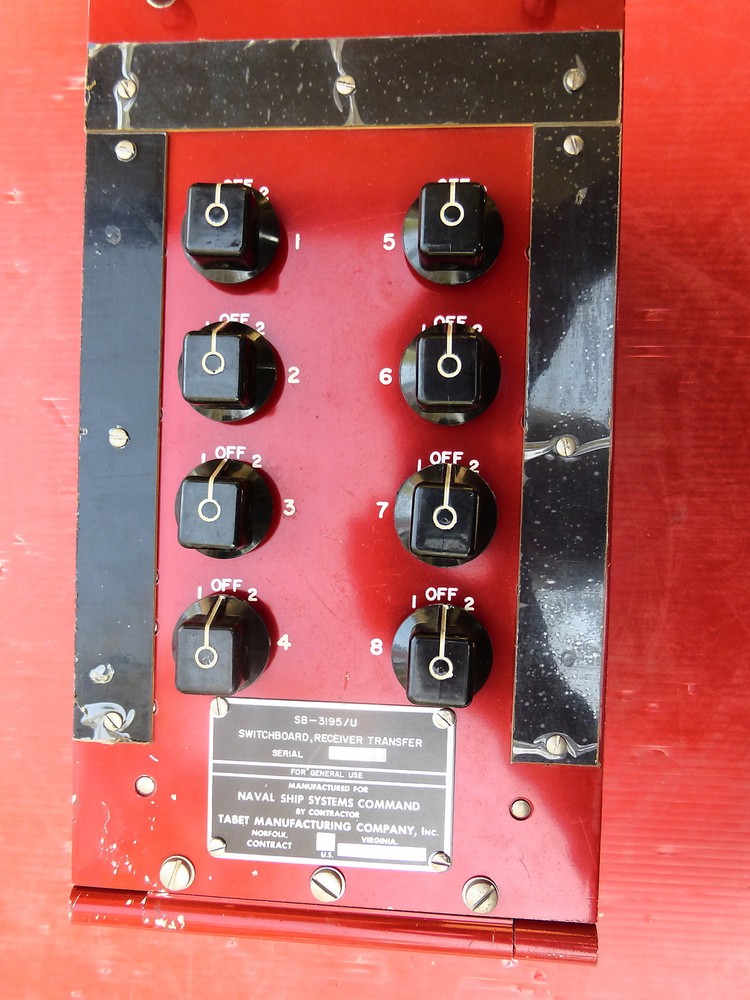 SB-3195/U  SWITCHBOARD  FOR  RECEIVER SELECTING ABOARD NAVAL SHIPS