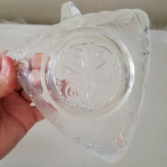 Lemon wedge glass plate