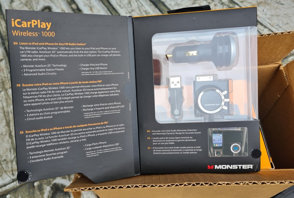 6 Monster Cable iCarplay 1000 FM Transmitter Charger iPod iPhone Retail NEW NOS