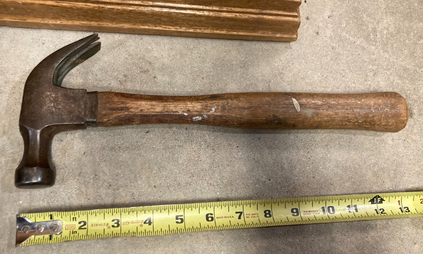 Vintage Craftsman Wooden  HandleClaw Hammer 38141 16 Oz V Notch