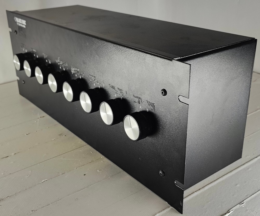 Black Box SR000A SR030-FFM Electrical Retainer Switch Box