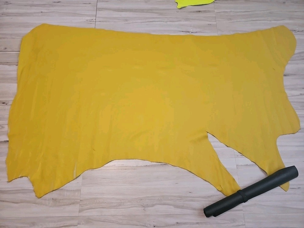 3-4oz MATTE YELLOW GOLD SMOOTH SOFT GRAIN LEATHER HIDE PANEL,SHEET,SQUARE 19+sq