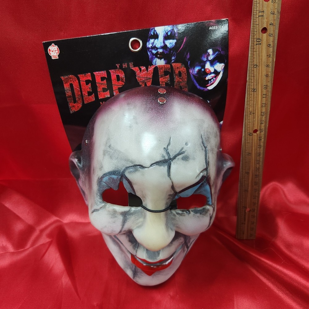 The Deep Web: Murdershow -Doxy -Plastic Injection Mask - Trick or Treat Studios