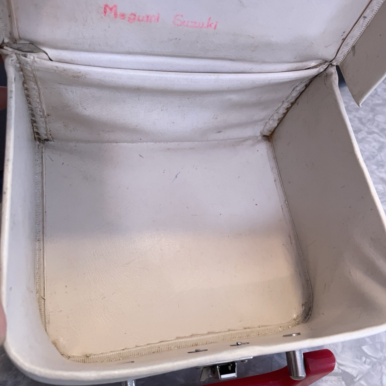 VTG DISNEY ARISTOCATS CHILD GIRLS SMALL VANITY MAKEUP COSMETIC CASE MARKED KB