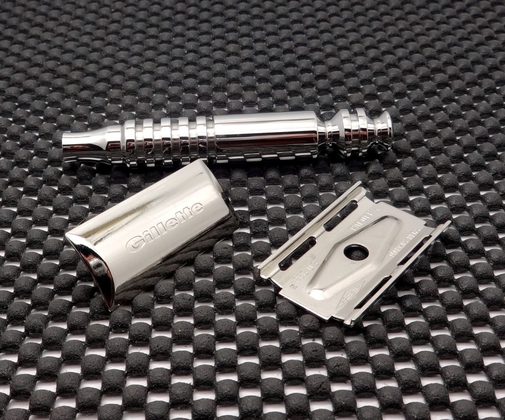 Vintage 1971 Gillette Tech DE Safety Razor Head W/ Solid Stainless Handle MINT!