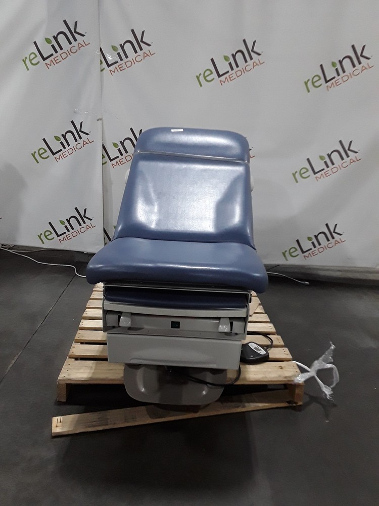 Midmark 222 Procedure Chair