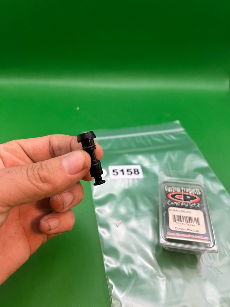 Custom Products DM Plug Black